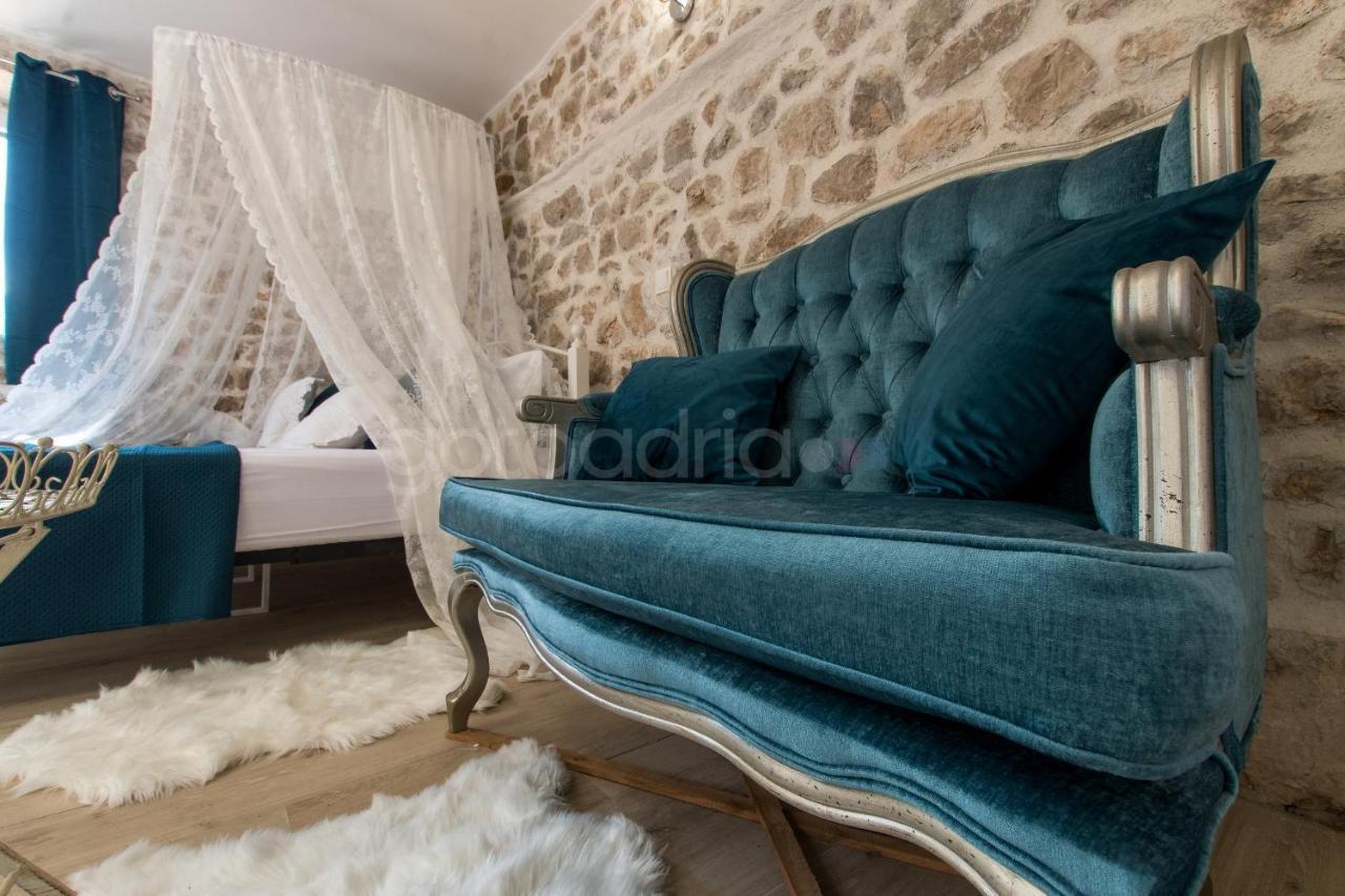 Holiday Home Godinj Donje Rascane Bagian luar foto
