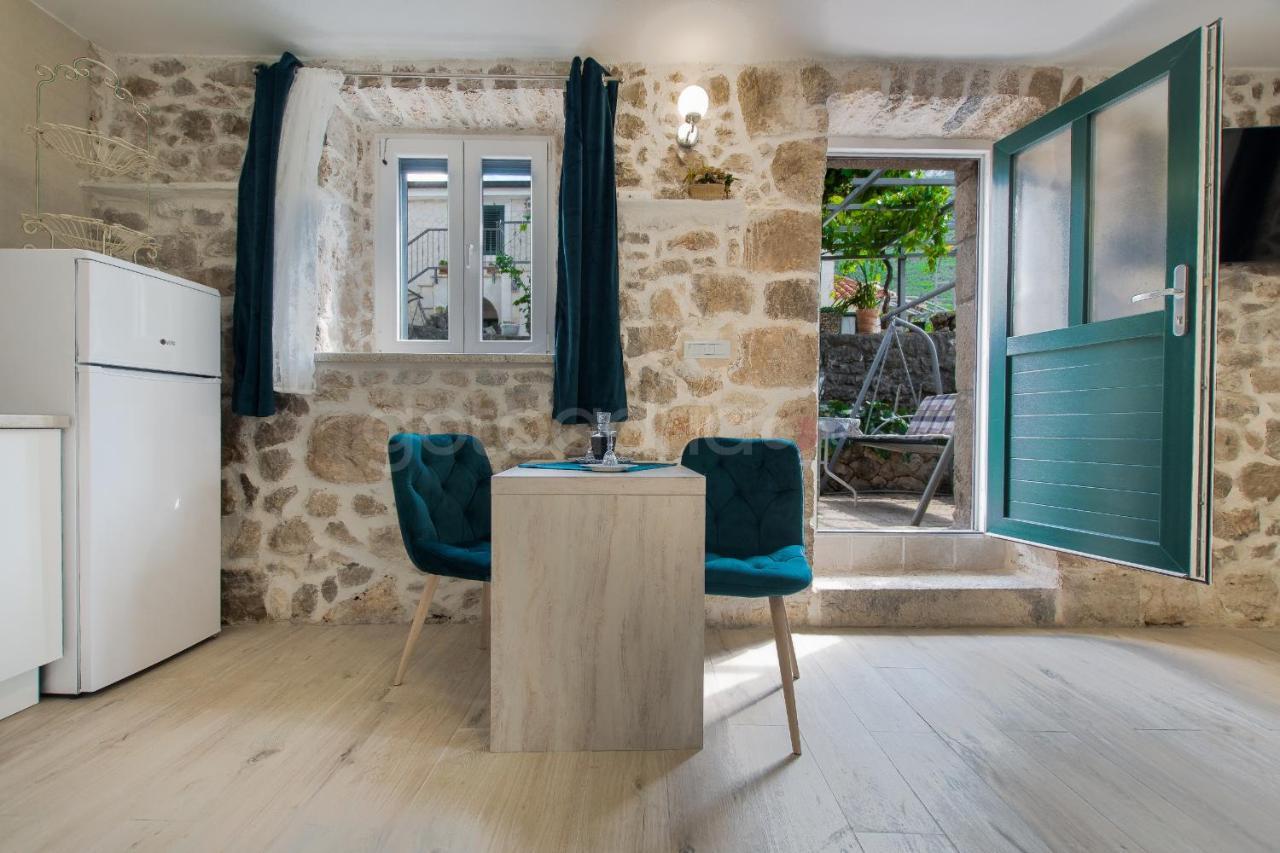Holiday Home Godinj Donje Rascane Bagian luar foto