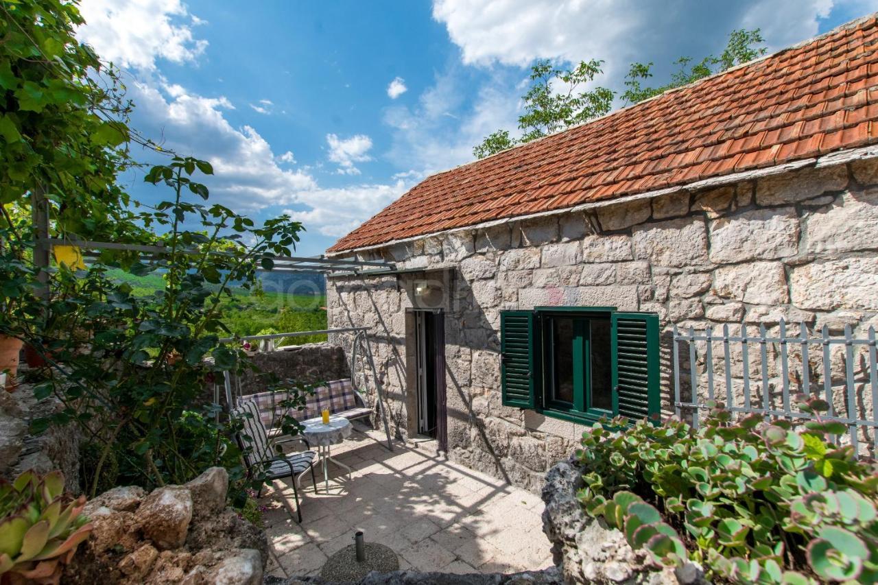 Holiday Home Godinj Donje Rascane Bagian luar foto