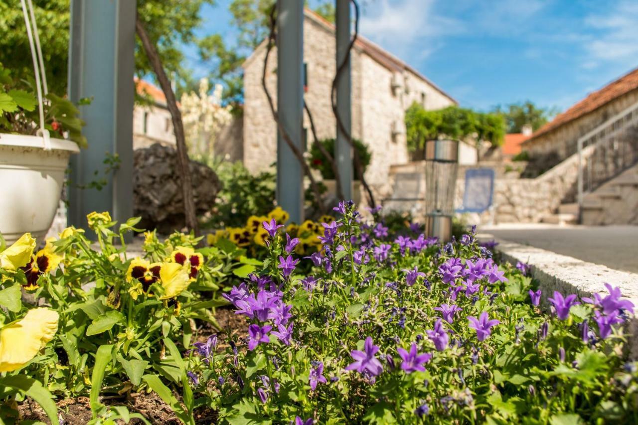 Holiday Home Godinj Donje Rascane Bagian luar foto